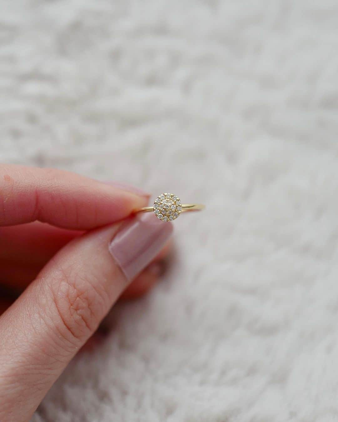 藤井聖子さんのインスタグラム写真 - (藤井聖子Instagram)「#pinkyring  はぁ〜かわいい😮‍💨💕  手持ちのリングを邪魔をしない 華奢なピンキーリングが欲しくて @yvette_jewelry でオーダーしていたものが届きました。  一点ものが、最高に愛おしい。  #ピンキーリング #華奢リング」6月3日 17時55分 - seiko_fujii