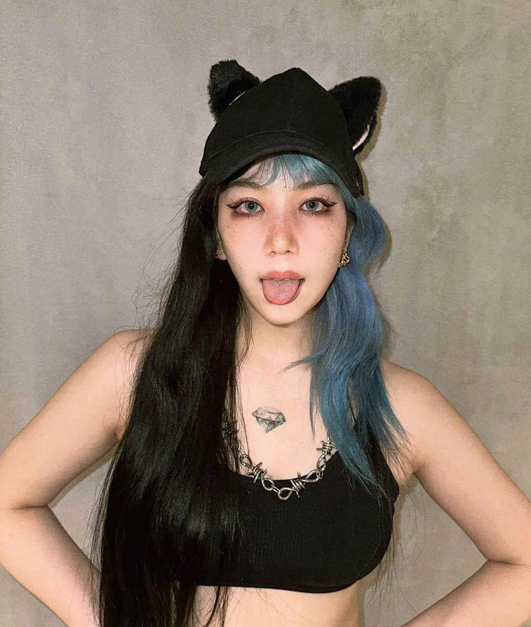 星熊南巫さんのインスタグラム写真 - (星熊南巫Instagram)「🦋🖤🐈‍⬛🦋🖤🐈‍⬛🦋」6月3日 18時05分 - hoshikuma_minami