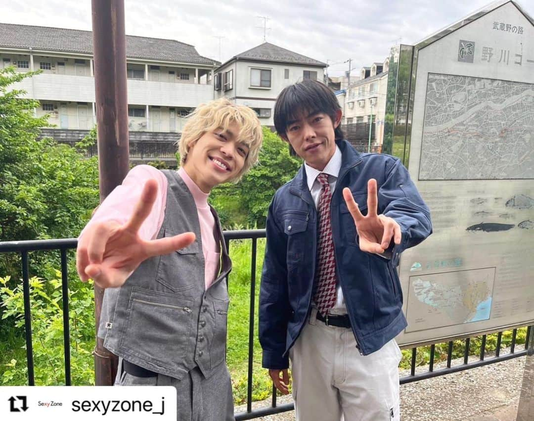 吉村界人さんのインスタグラム写真 - (吉村界人Instagram)「#Repost @sexyzone_j with @use.repost 【帰ってきたぞよ！コタローは1人暮らし】本日8話放送日です。  こちらこそ松島くんの芝居に刺激をもらえました。 素直でまっすぐに芝居に向き合う松島くんに憧れと 言ってもらえて光栄です。  そして、放送終了後26:55からは、スピンオフドラマ【佑どののジブン探し】前編が地上波で放送されます。  本作品で亮太役として出演中の吉村界人さん。  僕がまだ芝居とは無縁の時から、ずっと憧れ尊敬している俳優さんです。  界人くんのように、人を惹きつける芝居ができるようになりたい。  僕にとって永遠の課題です…  佑として、界人くん演じる亮太と掛け合いができた事、本当に嬉しかったです。  他にも語りたい事はありですが、続きはまた今度たっぷりと！！  byそー   #帰ってきたぞよ！コタローは1人暮らし #佑どののジブン探し #亮太 #吉村界人 #SexyZone #松島聡 #普段はちゃっかり界人くん呼び #朝は、おはよう。って連絡をくださいます。 #今はそれを見て仕事に出勤するのがルーティンになってます(´ω｀) @oshidora_ex」6月3日 18時20分 - kaito_.yoshimura