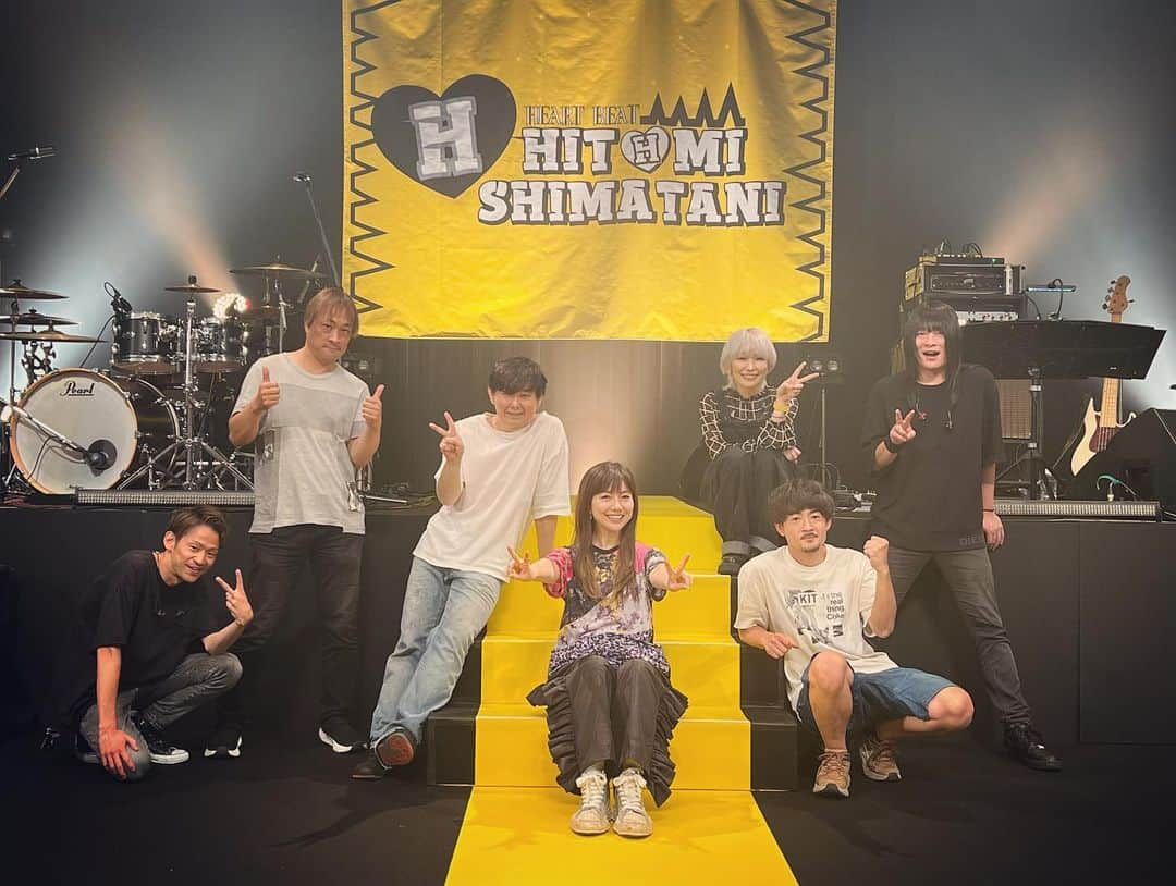 若森さちこのインスタグラム：「昨夜は #島谷ひとみ さんライブ@なかのZEROホール。Per & Choでサポートさせて頂きました🙌 豪華フルバンド編成でヒットソングのオンパレード。サイコーに熱い夜となりました🎉  フルバンドは初体験。 迫力ある音像の中で島谷さんにハモるのめっちゃ気持ちよかった〜  またご一緒できますように🙌  #percussion #percussions  #percussionist #percussion_instruments  #歌うパーカッショニスト  #打楽器 #打楽器奏者  #パーカッション」