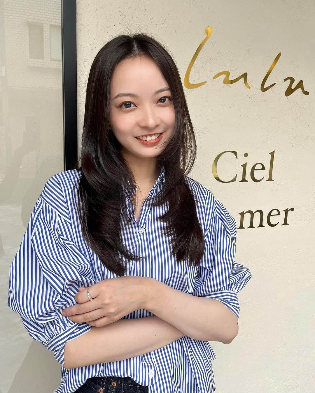 川瀬莉子さんのインスタグラム写真 - (川瀬莉子Instagram)「. 髪暗くなりました〜🫶 　 　 　 #hairstyles#haircolor#ヘアメンテ」6月3日 18時45分 - kawase_riko_official