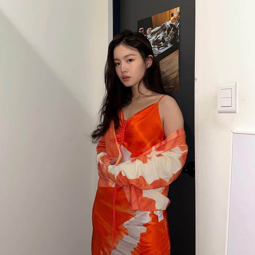 イ・ハイさんのインスタグラム写真 - (イ・ハイInstagram)「🧡」6月3日 18時43分 - leehi_hi