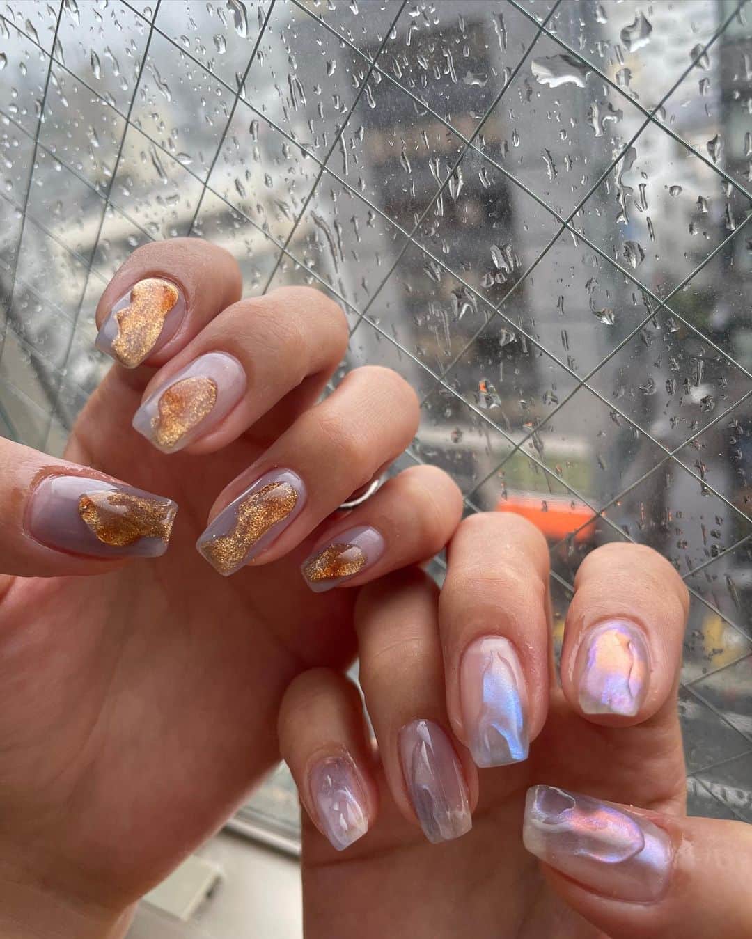 一ノ瀬恋のインスタグラム：「梅雨nail ☔️💜☔️ うちゅくしい。 @canvas.___.yuka  @nailsalon_canvas  さんきゆー💟💭  #nail #紫ネイル #ニュアンスネイル #北参道ネイル」