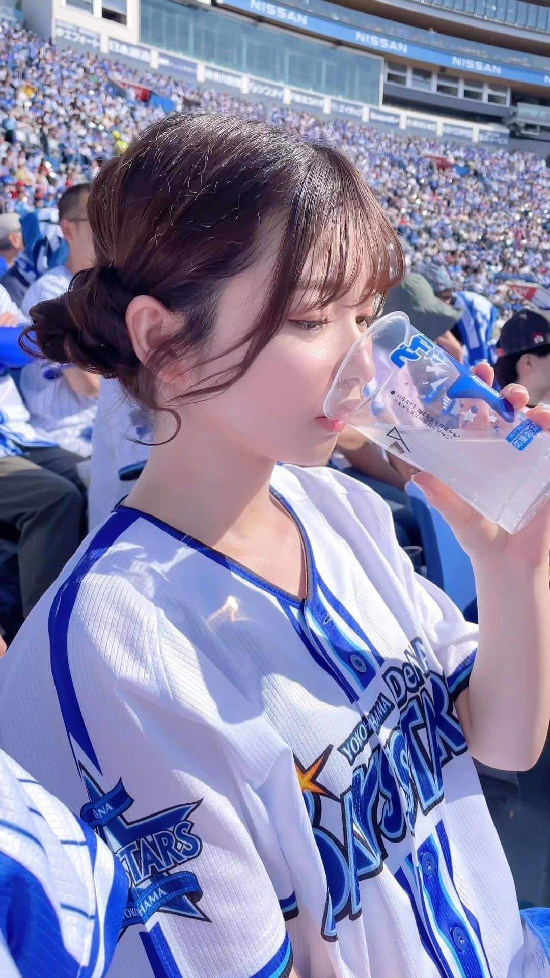 春野絵美莉のインスタグラム：「今日はすごく天気よかったね𓂃 𓈒☀︎  久しぶりの投稿になっちゃったけど、みんな元気でしたか ˘͈ᵕ˘͈？  #baseball #野球 #野球観戦 #野球女子 #ベイスターズ #横浜DeNAベイスターズ #大画面大応援プロジェクト #大応援メッセンジャー #ハイセンス #baystars #こんな所にハイセンス #PR @hisense_japan」