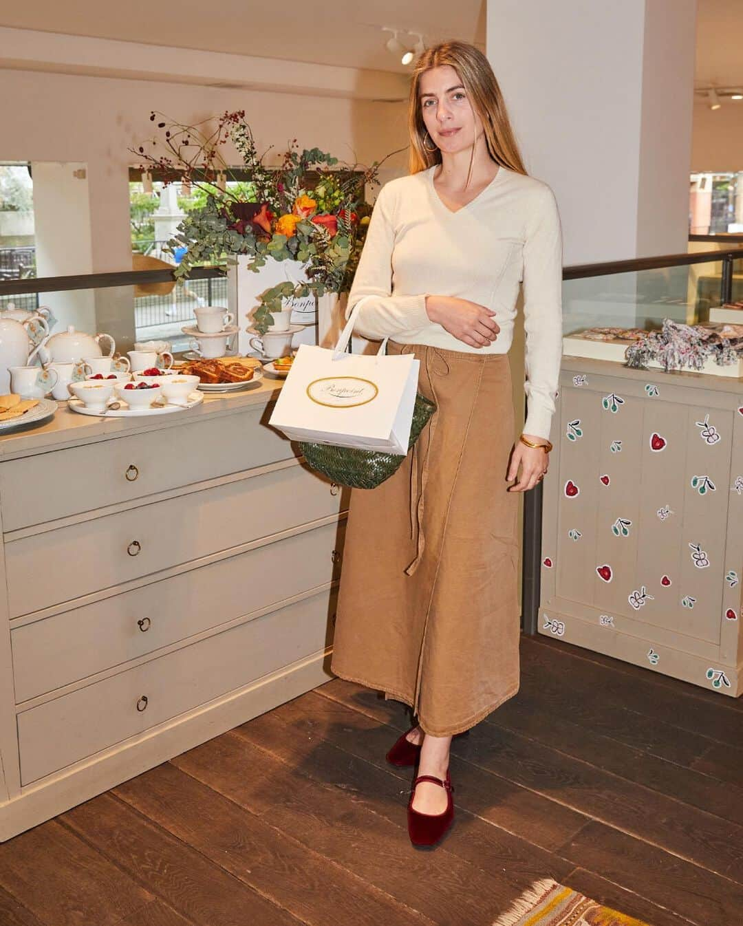 bonpointさんのインスタグラム写真 - (bonpointInstagram)「Relive @LauraVidrequin's baby shower hosted by the Maison Bonpoint. ​ Held in our Marylebone Boutique, Laura was surrounded by her closest friends to celebrate this precious event around a lovely seated breakfast. ​  📷 @AliciaWaite_​ ​ #Bonpoint #BabyShower #London」6月3日 19時00分 - bonpoint