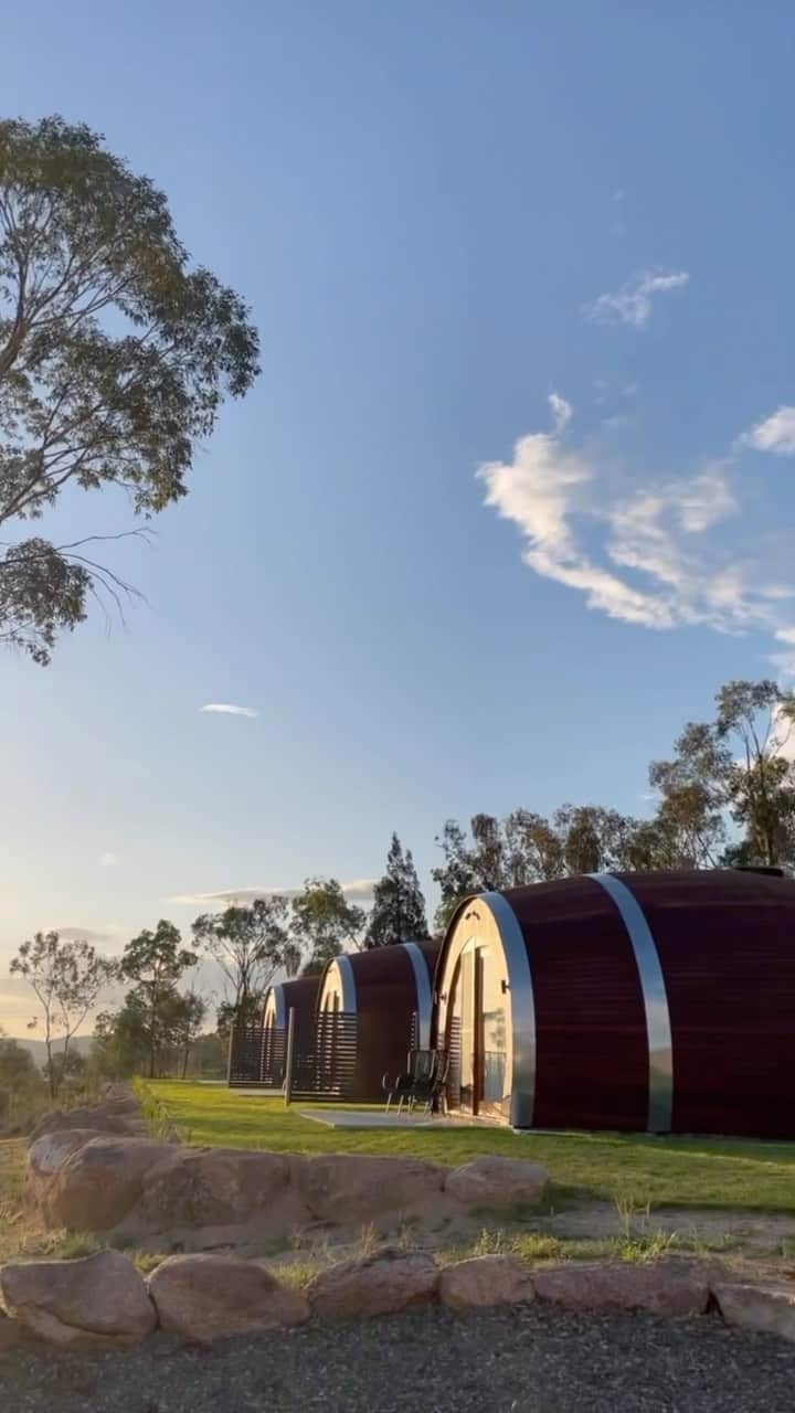 Australiaのインスタグラム：「Now, THIS is how we wine-down 😏🍷 Nestled amidst picturesque vineyards and rolling hills, @barrelview in @sqcountry’s @southerndownsandgranitebelt offers a unique wine-barrel glamping experience that’s sure to leave you feeling grape-ful 🍇 When you’re not indulging in the local wine and cheese, there’s plenty of other activities to enjoy, from hiking through @qldparks and stargazing under clear skies to exploring the quaint towns and indulging in farm-fresh produce. Okay, sign us up already!!   🎥: @granitebeltwinecountry   📍: @barrelview, @sqcountry, @queensland   #seeaustralia #comeandsaygday #thisisqueensland #sqcountry」