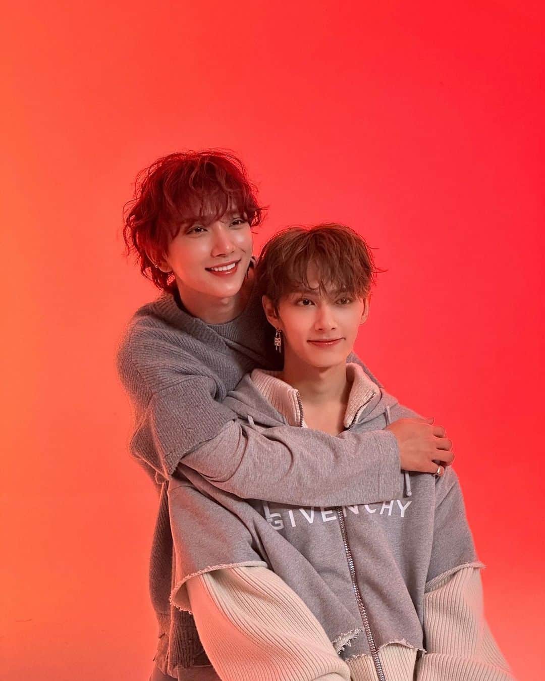 ジョシュアさんのインスタグラム写真 - (ジョシュアInstagram)「BTS 📸💙 📸  @ellejapan @givenchybeauty」6月3日 19時06分 - joshu_acoustic