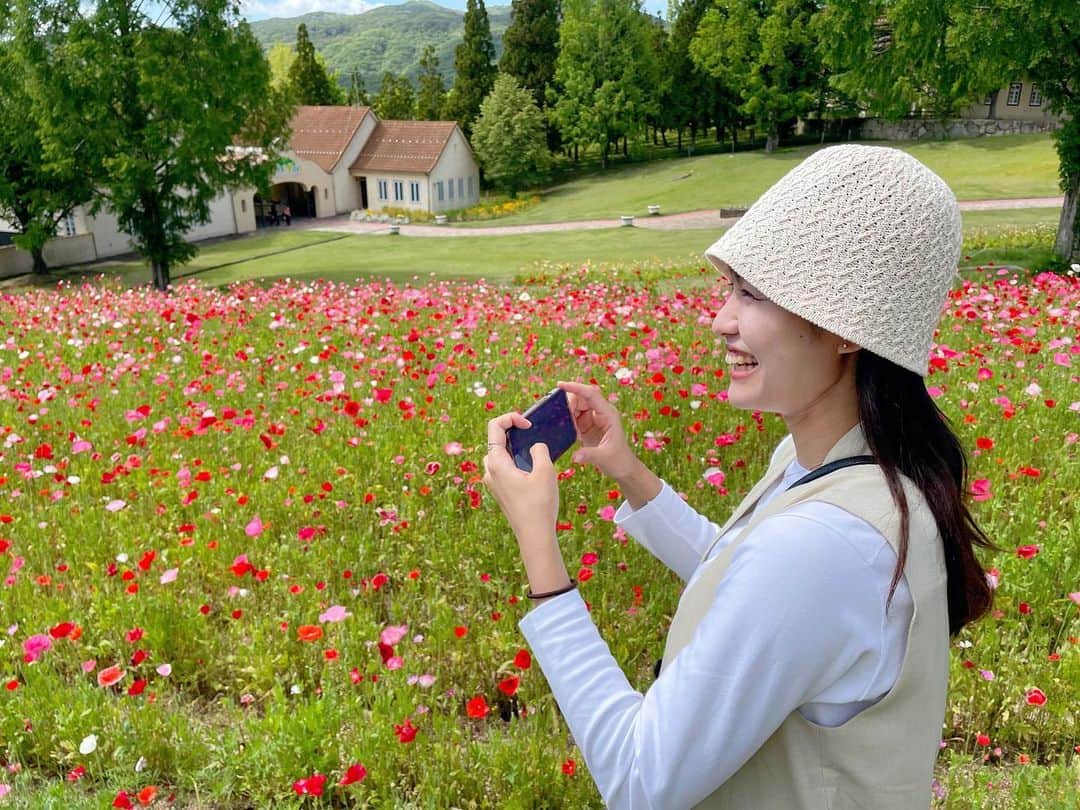 小川愛里奈のインスタグラム：「︎・ 6月3日🌼*･ 今日で25歳になりました𖤐´- 今年も沢山の方からプレゼントやお祝いメッセージをしていただいてとても嬉しいです☺️ 25歳も自分らしく、実りある年に出来るように頑張ります✊ ✿ ︎✿ そして今後の事につきましてはまた改めて伝えさせて頂きます。 これからも応援よろしくお願いします🌈🌈」