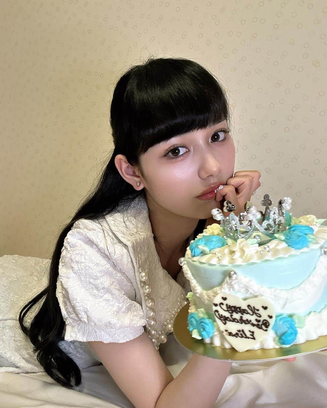 松本恵莉紗のインスタグラム：「18歳になりました💎  18歳の私もよろしくお願いします♡」