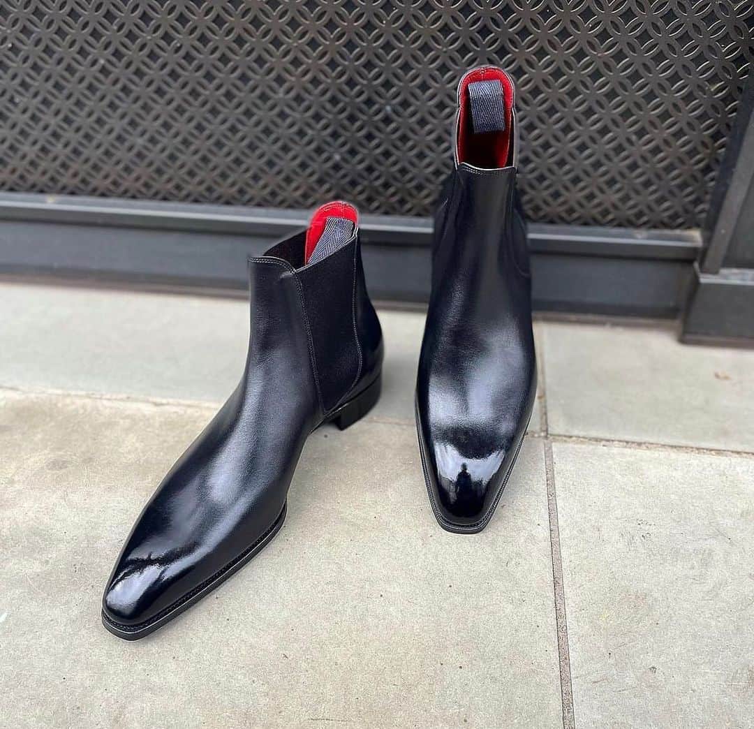 ガジアーノ&ガーリングのインスタグラム：「🚨No MTO Fee on the Burnham Boot🚨  This month we are waiving the MTO Fee on our iconic Wholecut Chelsea Boot… The Burnham  See a few great examples of how clients have customised this boot previously.   To take advantage of this offer please email us: sales@gazianogirling.com  #ggburnham #gazianogirling #chelseaboot #mensshoes #style」