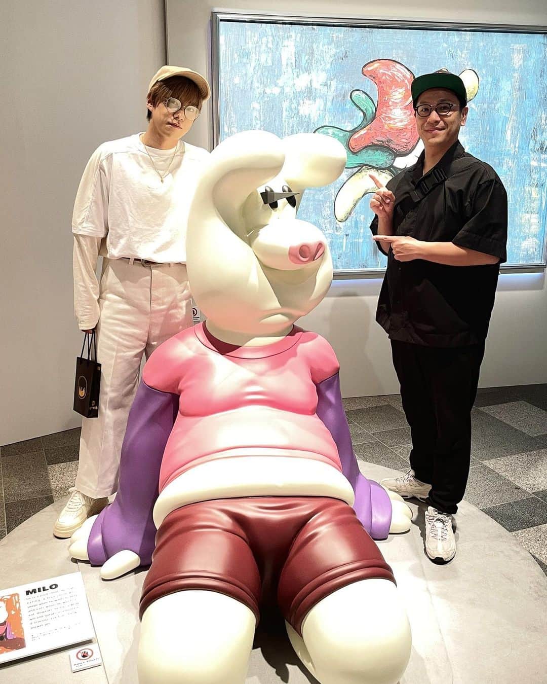 川島章良のインスタグラム：「. . . キスマイの千賀くんの初個展観てきました。  すごい。アートの世界観。  めちゃくちゃかっこよく  印象に残るアートでした。  才能爆発ですな。  #キスマイ #千賀健永  #はんにゃ川島」