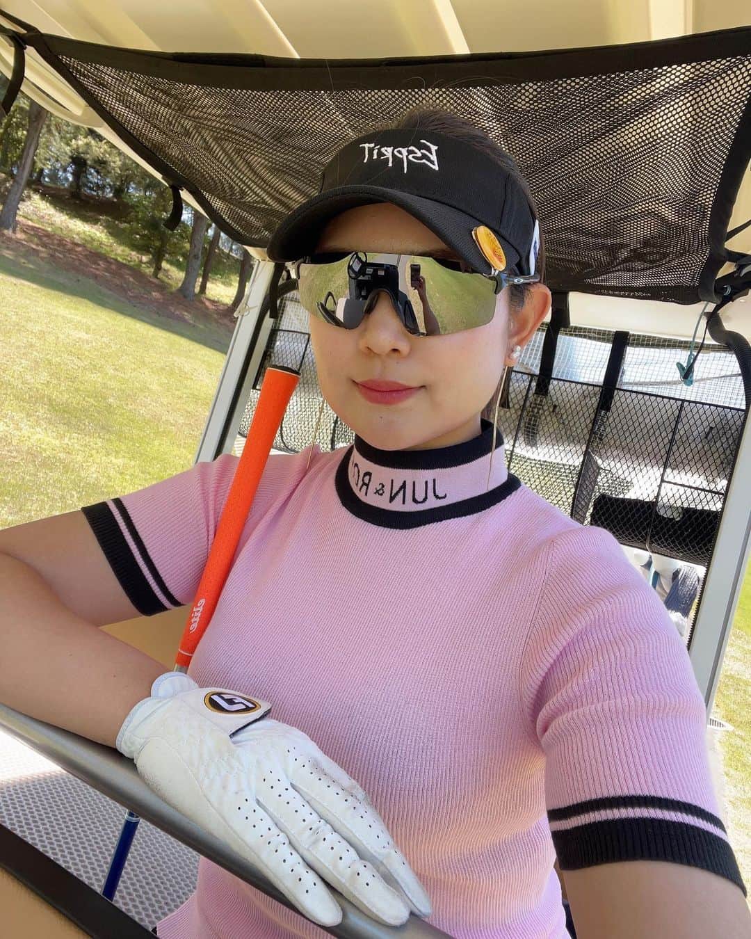 倉田珠里亜さんのインスタグラム写真 - (倉田珠里亜Instagram)「. お気に入りウェア💗🖤  #golf #golfwear  #junandrope  #ジュンロペ」6月3日 20時08分 - julia.kurata
