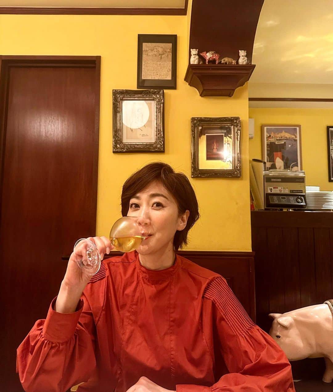 のインスタグラム：「白ワイン日和。」