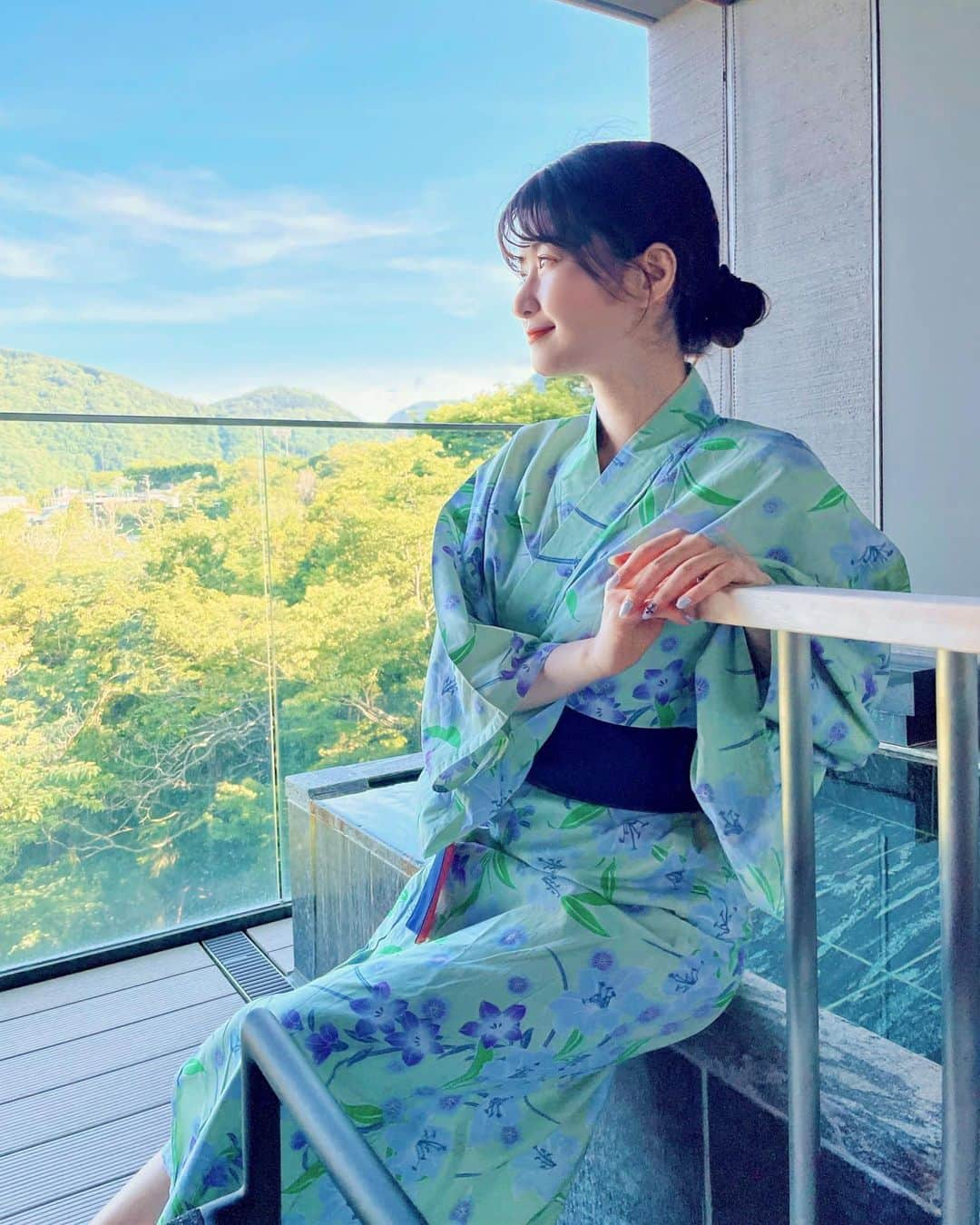 野地優奈さんのインスタグラム写真 - (野地優奈Instagram)「箱根旅行🐈‍⬛🧺  お天気に恵まれて、 宿もすごく素敵でした🌼  貸切風呂の檜のお風呂も すごく素敵だったけど 写真撮り忘れた🥺🌲  大浴場はサウナもついてるし、 露天風呂からの眺めが素晴らしかった⛰️🌳」6月3日 20時17分 - yediyounai310