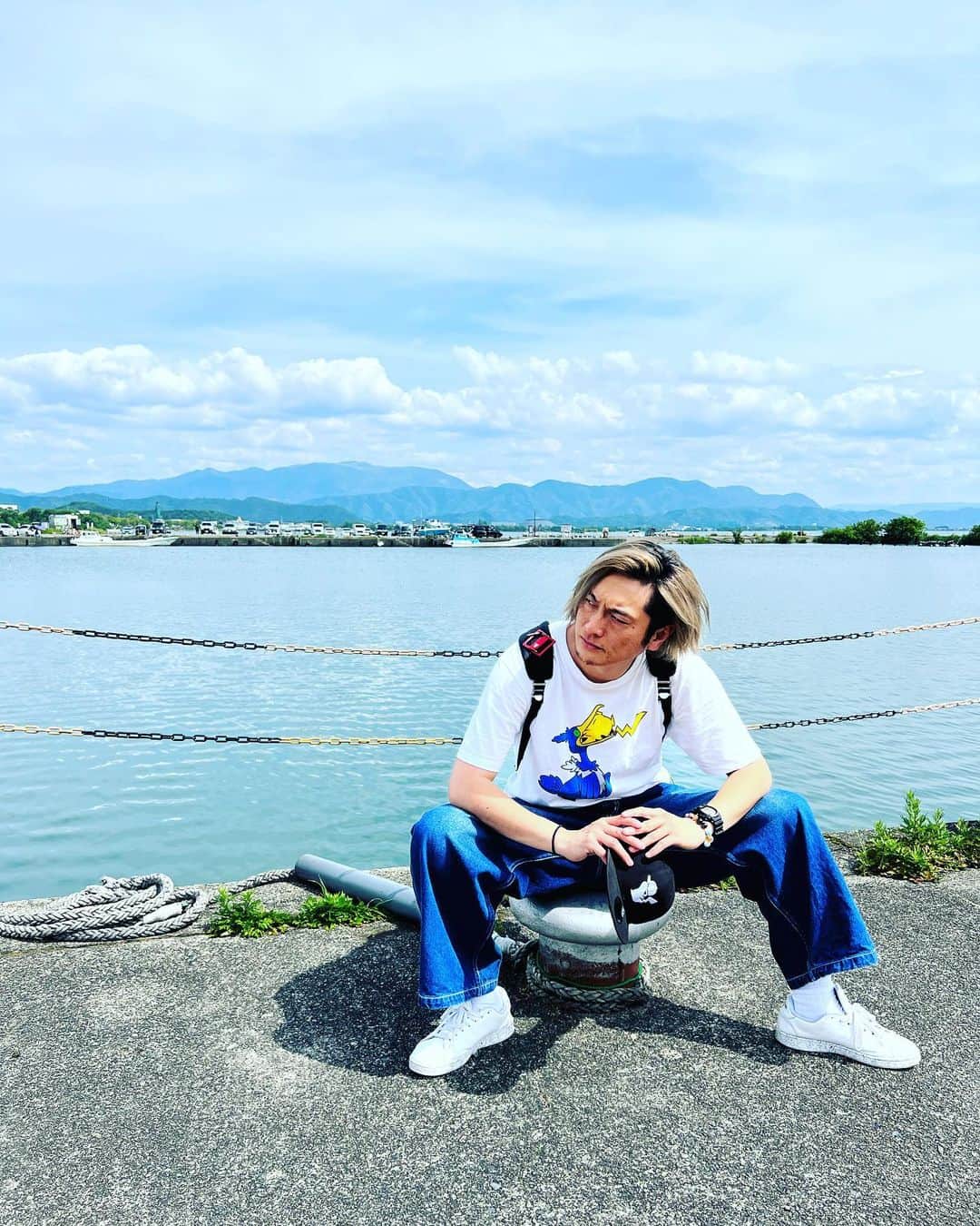のインスタグラム：「港町〜〜〜〜〜〜〜〜〜〜〜🔥🔥🔥🔥 ※カルシファー  仕事のご依頼はインスタのDMでお問合せください。  Twitterアカウント→　#jpmaesaka Twitterアカウントポケモン→#jp_pkmn YouTubeチャンネル→#モノマネモンスターJP TikTok→#monomamejp #🔥 #竹生島 #港町  #髪ほげほげやないか #ものまね代行世代 #ワイドナショー #JPさん #松本人志 #浜田雅功 #ダウンタウン #ものまね芸人 #松本人志ものまね #研音 #川島明ものまね #ラヴィット #滋賀芸人 #農業高校出身 #すべらない話 #IPPONグランプリ #ダウンタウンDX #酒のツマミになる話 #おはスタポケモン部 #ポケモン #しゃべくり007」
