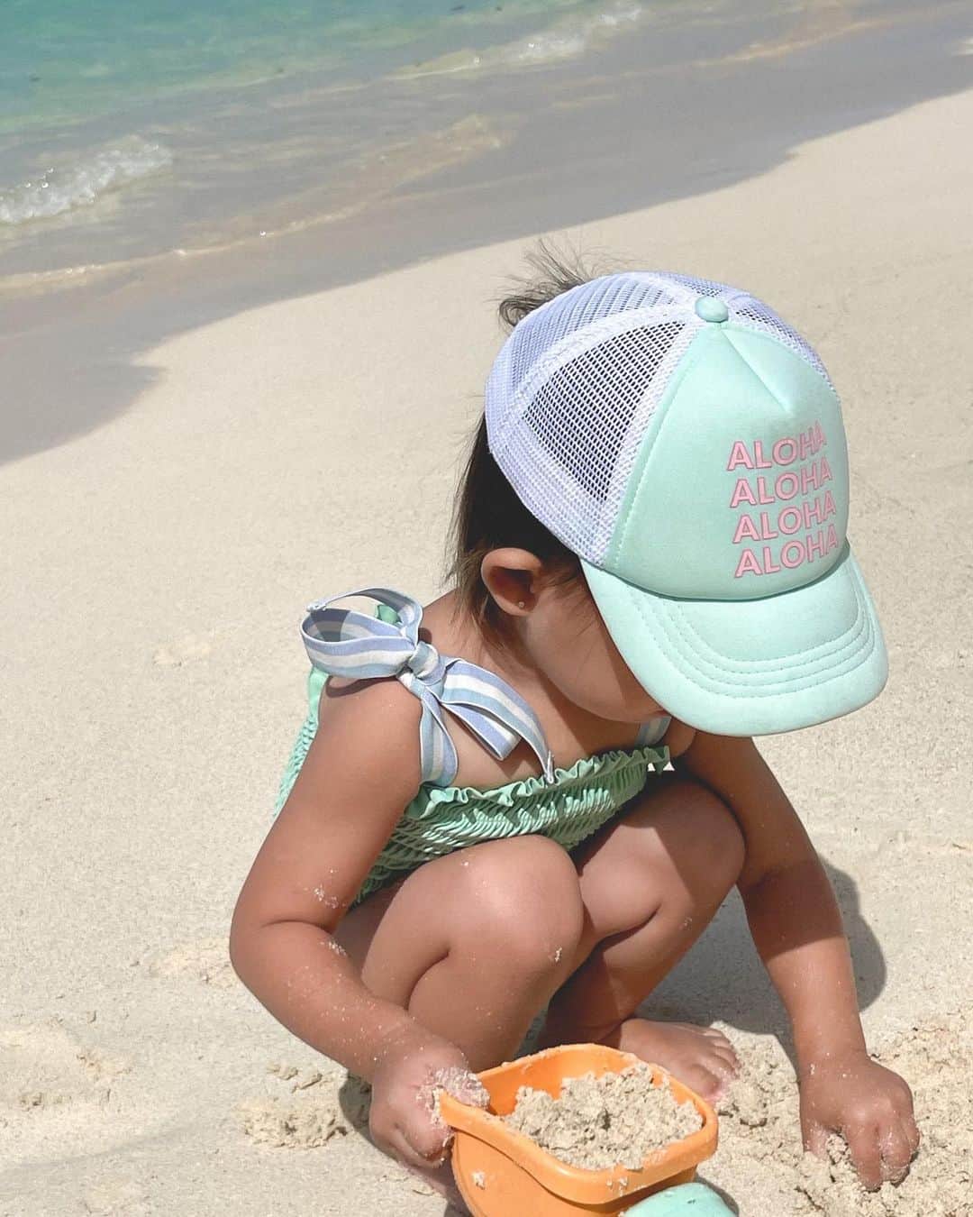 吉川ひなののインスタグラム：「💚🩵💙  #ベビ子HawaiiLife🌺」
