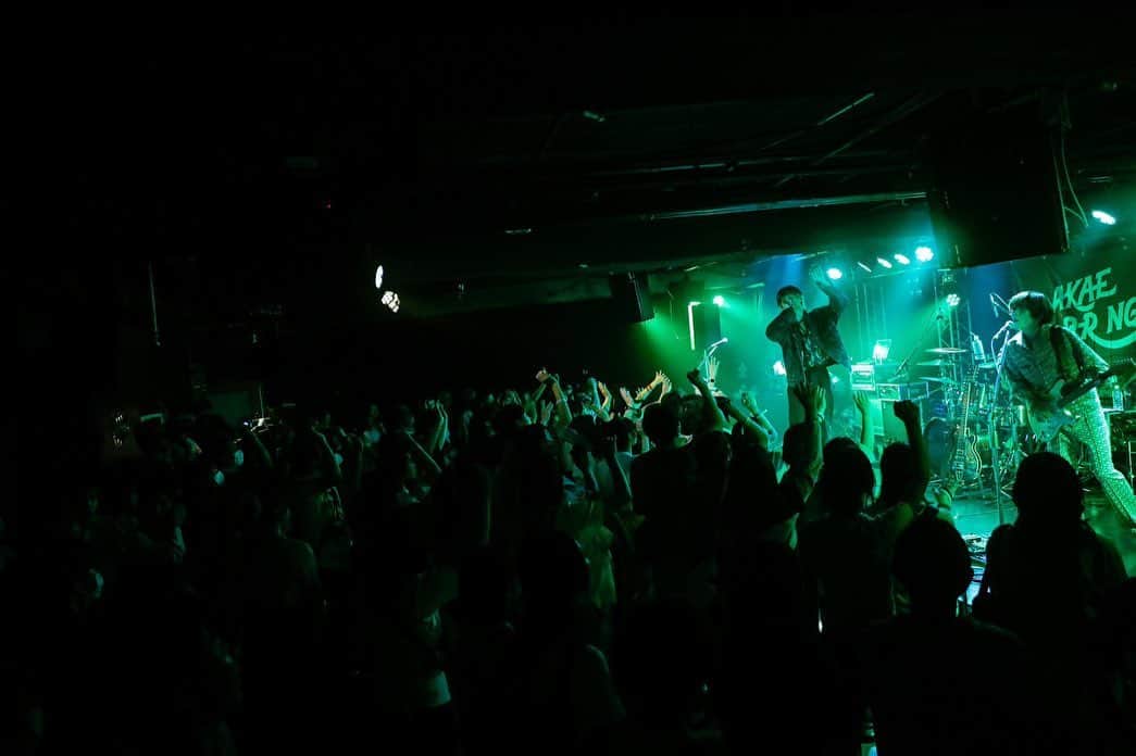 のインスタグラム：「SAKAE SP-RING2023 本来の出演時間に間に合わなかったのですが、他のアーティストのキャンセルの時間にやらせてもらう事が出来ました。 ライブが出来てとても感謝です。 運営のスタッフさん、そして時間が変更になっても観に来てくれたみんな本当にありがとうございます。  Photo by Hanna Takahashi @hanna_7221」