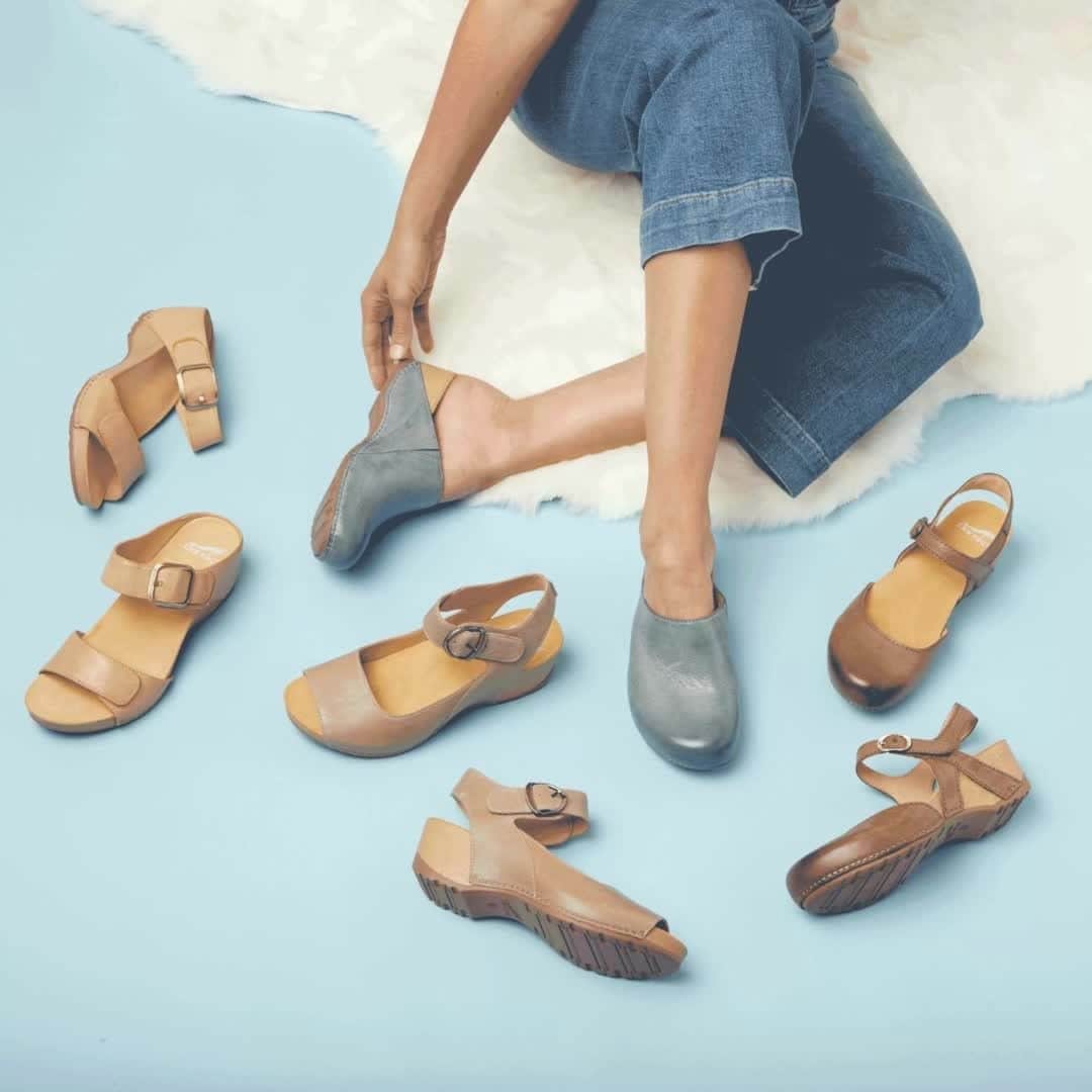 ダンスコのインスタグラム：「Say "Au revoir" to achy feet with our fan favorite, Toulouse Collection! Shop the Toulouse Collection, link in bio. #danskofootwear #summerstyle #fashion #ootd #beautiful #happy #cute #travel #smile #joy #life  #style #instadaily #friends #family #fun #instagood #gowhereyourehappiest」