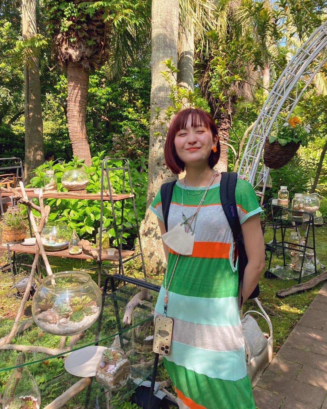 岩井七世のインスタグラム：「夏にむけて、ビーズ並べたり本読んだり人と会ったり、打ち合わせなど準備中💭  せっかくなら自分という奇妙な素材の持ち味をいかせますよう、ひとつずつ落ち着いて研究して楽しみたいです。 丁寧に気楽に。  ｉｗｉのアクセサリー、本日発送しました！みんなの手元に届くことを想像するとうれしくなる。手作りの念を込めて😂がしがし使って連れ回してもらって、日々のお守りみたいになりますように。」