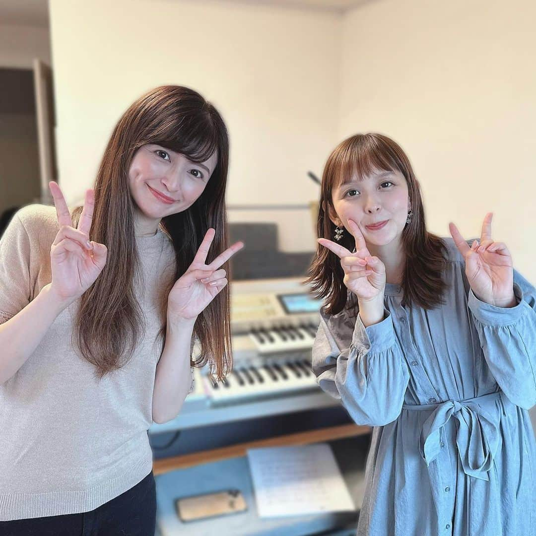 かとう唯さんのインスタグラム写真 - (かとう唯Instagram)「🎶  先日は、バースデーワンマンリハでした🥰❤️  今回は まゆさんが全曲、演奏も編曲もしてくださるのですが、とある曲が私好みのアレンジに...🥹💗  好みすぎて、その伴奏音源を普通にBGMにして部屋でも流しとる。笑  これは、みんなも驚くのでは！？(⑉• •⑉)❤︎  ワンマンライブまで あと1カ月ちょい🥰❤️  7/9 は絶対に、ミニーきてね🐭🎀  P.S.おやつに頂いた ダルゴナコーヒーが美味し杉田玄白🥹☕️❤️  ーーーーーーーーーーーーーーーーーーーーーーーーー  🎂7月9日(日)Offza (椎名町駅徒歩1分) OPEN 13:00 /  START 13:30  🎂かとう唯バースデーワンマンライブ🎂 『唯、燦燦と』開催決定🎉  全曲【エレクトーン生演奏】でお届け！  出演　かとう唯 演奏　中村麻由  🎫 tiget.net/events/248742  ーーーーーーーーーーーーーーーーーーーーーーーーー  #かとう唯#ミュージカル#だじゃれ#ダジャレ#ダジャレント#だじゃれアンバサダー#ミュージカル女優#ソロライブ#椎名町#offza #エレクトーン#エレクトーンライブ#エレクトーン生演奏#中村麻由　さん　#ステージア」6月3日 21時19分 - yuimscl0630