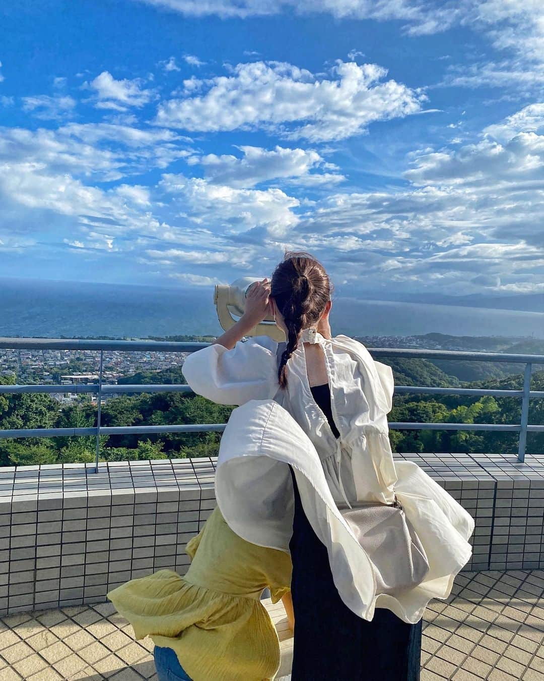 ayuのインスタグラム：「🩵☁️🌬️🏙️🌊🌳 パワースポット💎」