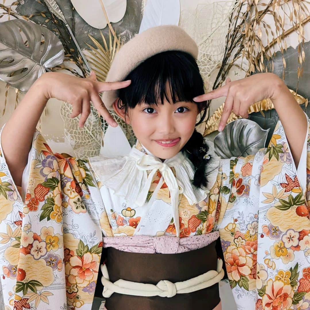 えりのインスタグラム：「📸⁡ ⁡.⁡⁡ ⁡撮影offshot ⁡#星野アイ  ヲタクの娘もまたヲタク。 ⁡.⁡⁡ ⁡. 作者の#横槍メンゴ 先生が⁡ ⁡私の愛してやまないヒロアカの猛烈な愛読者だから⁡ ⁡親近感わきすぎてアニメ化以前から推してたよ「 #推しの子 」⁡ ⁡という謎マウント←」