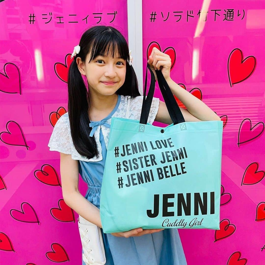 JENNI loveさんのインスタグラム写真 - (JENNI loveInstagram)「川瀬翠子©︎がニコ☆プチplusとかわいいお洋服をGETしに来てくれたよー🍋🍃  ツインテールがこんなに似合うのすごいよね🐰🎀🧁💕  JENNI SHOP各店ではニコ☆プチplusを配布中📕 ためになる情報がいっぱいなのにフリーペーパーなんだよ‪🙊💓  すいこ©︎ありがとう🩷また来てね️🩵🫧  #jennilove  #ジェニィラブ #川瀬翠子 #ニコプチ #ニコプチプラス」6月3日 21時29分 - jennilove_official