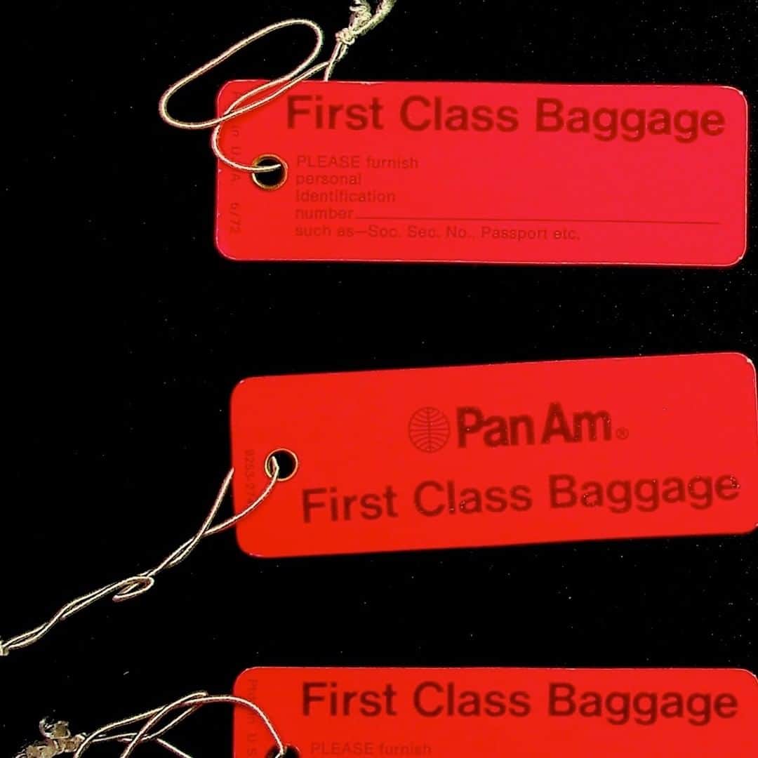 フィリップ・P・キーンのインスタグラム：「From my collection. @pan.am.museum @panam_mech @sticknobillsposters #vintage #advertising #luggage #airline #memorabilia #flight #aviation #commercial」