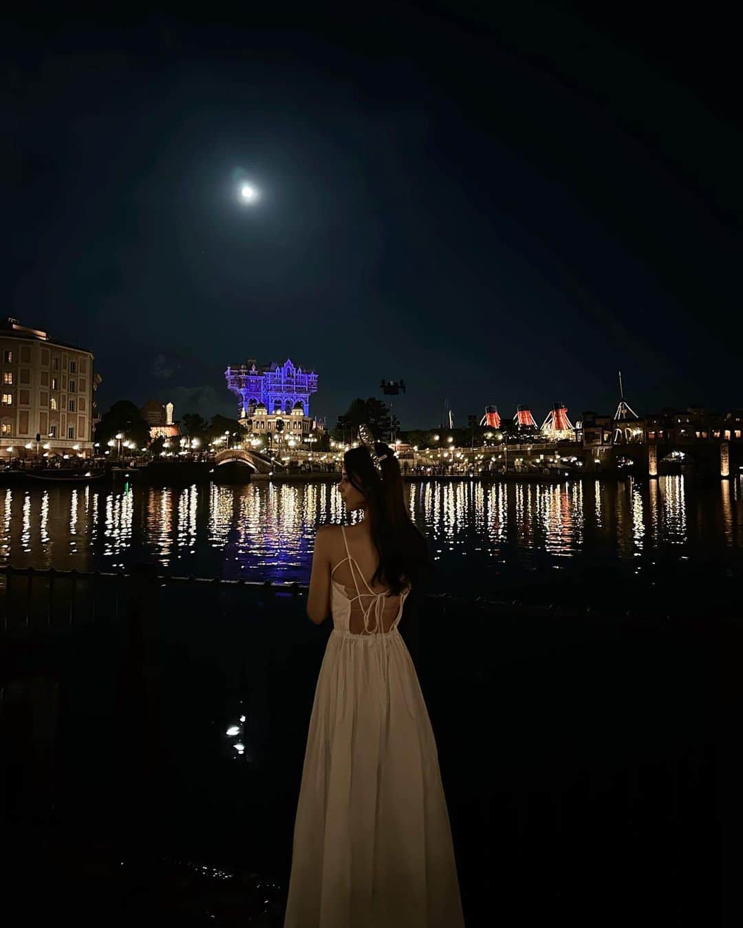 岸本沙季のインスタグラム：「台風が通り過ぎた後の夜空がとても神秘的で🌕」