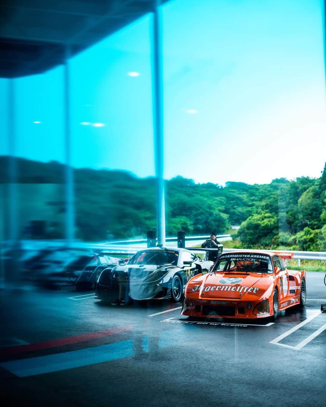 Porsche Japanさんのインスタグラム写真 - (Porsche JapanInstagram)「Swipe to explore our highlights from day one of the @Porsche_Japan Festival, which celebrates the diversity of the brand that means so much to all of us, and explore the full coverage in our stories 🎌 • 📸: @thomaswalk & @nat_twiss」6月4日 8時01分 - porsche_japan