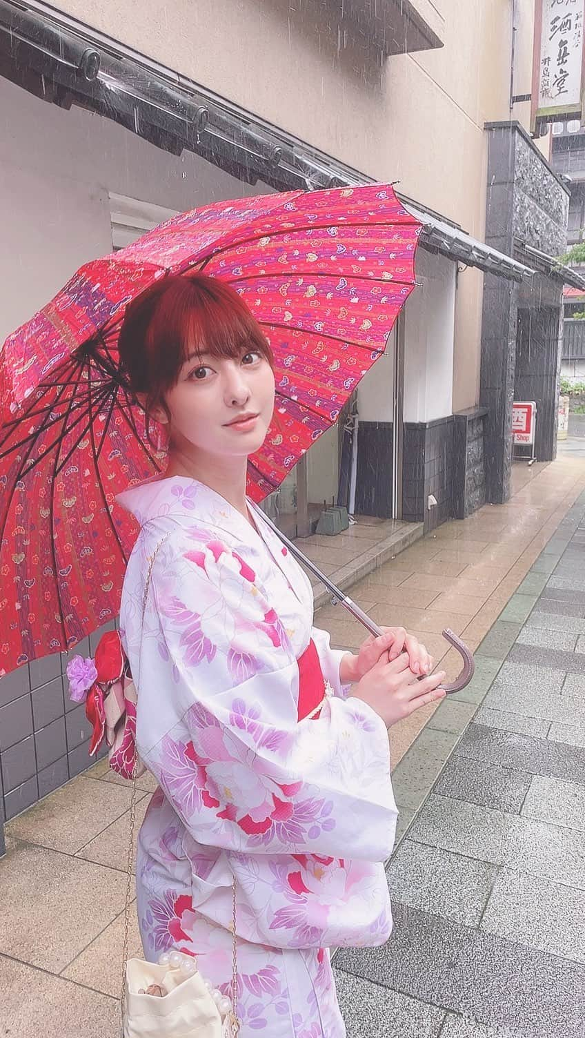 羽島みきのインスタグラム：「大好きな着物を着て撮影したよ🐈  27歳もよろしくね☺️」