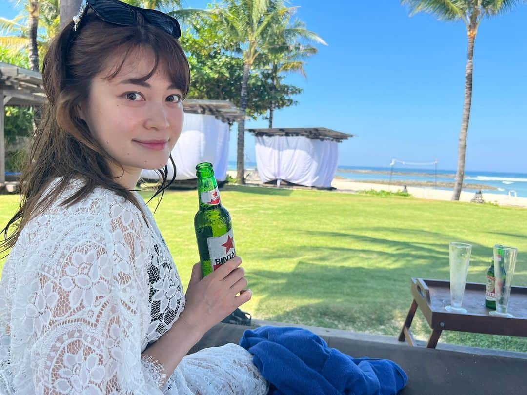 沖玲奈さんのインスタグラム写真 - (沖玲奈Instagram)「だいぶ時差投稿ですが前にバリに行った時の🌺🌈 6年ほど前に女子旅で行って以来2回目✨ホテルの敷地内でゆっくりしつつ、ウルワツ寺院(お猿さん頻出🐒)やロックバーも行けて充実でした✨☺️直行便で行けるし小さい子も多くファミリー旅行にもおすすめ😌✨ そしてサウナも付いててドライとミスト、水風呂もあって最高だった🤭❣️笑 レストランはいくつかある中でも#thebeachgrill が何食べても美味しくてお気に入りでした🍽 #bali #ritzcarlton #ritzcarltonbali #rockbar  #trip #shorttrip #バリ旅行」6月3日 23時33分 - reinaoki2508