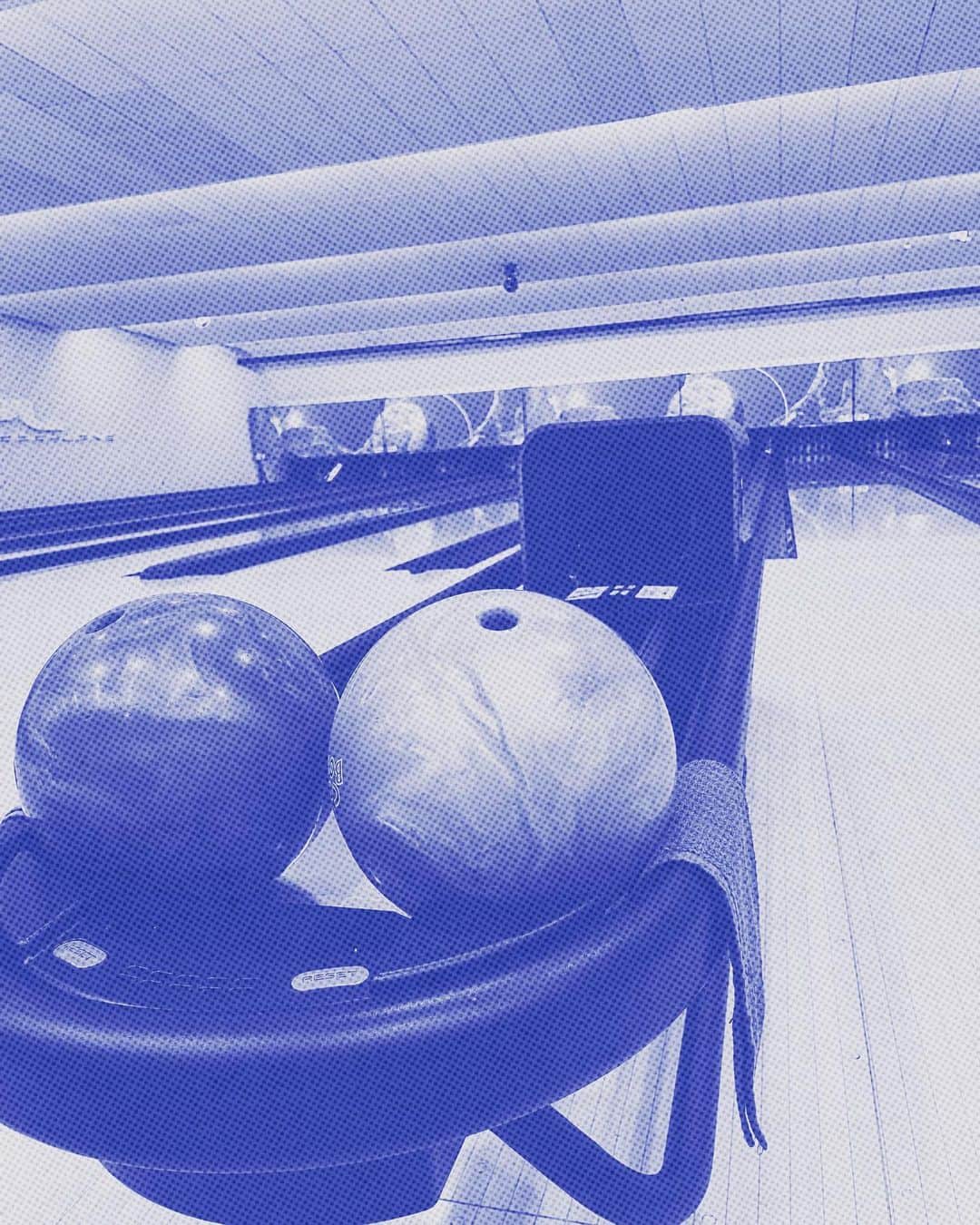 渡辺菜月のインスタグラム：「ボウリングって楽しい🎳  #STU48 #渡辺菜月 #ボウリング #ストライク」