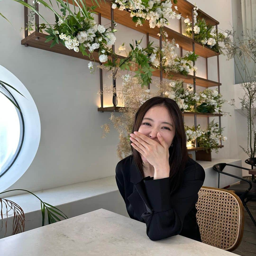 イ・セヨンさんのインスタグラム写真 - (イ・セヨンInstagram)「🌸#perrotinseoul #laurentgrasso #anima @_parkseoyeon_ @lejardin_brunchcafe」6月4日 0時02分 - seyoung_10