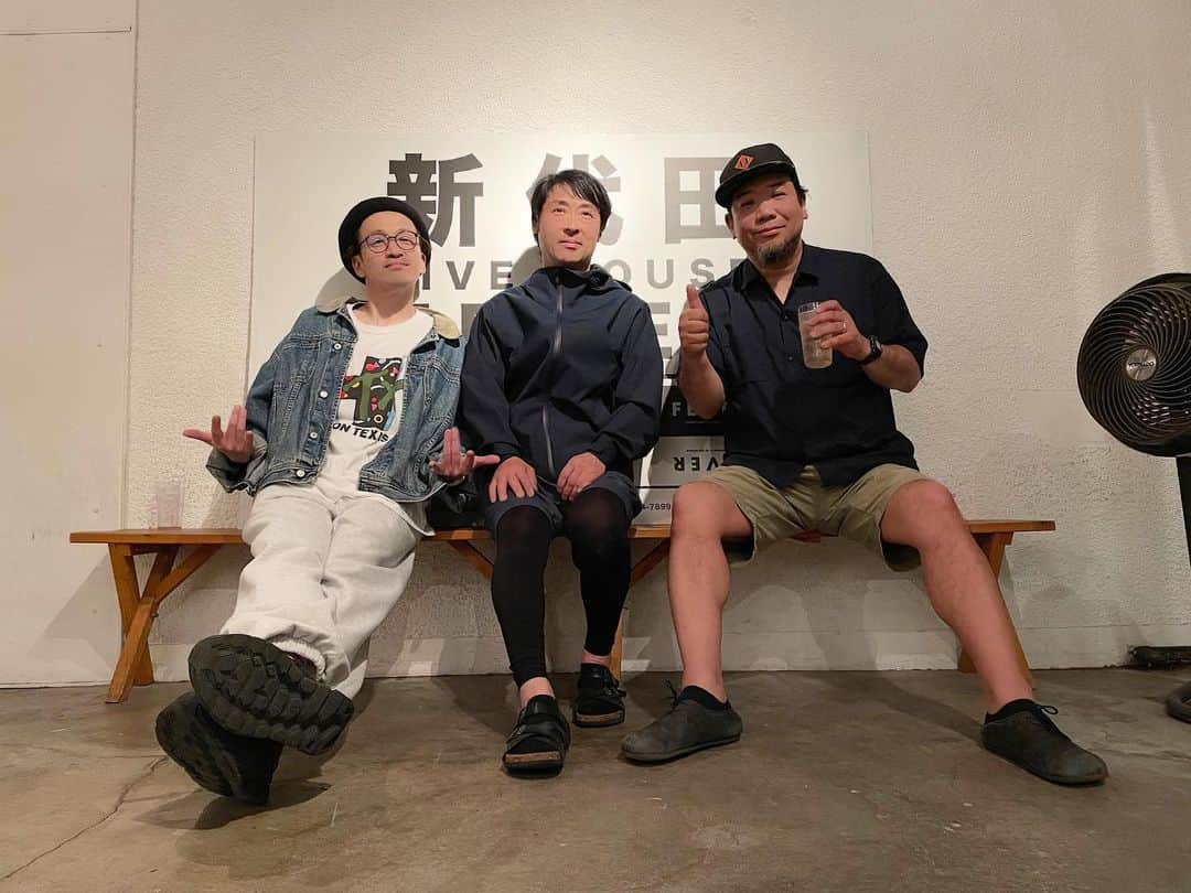 渡邊忍のインスタグラム：「CAPTAIN HEDGE HOG  ONEMAN LIVE "PRISM" in 新代田 FEVER 今夜は久しぶりにヒダカさんと一緒にisotonicができてとっても嬉しかったです😝 そして解散してても時々ライヴをするという価値観を持ったダイバーシティBANDキャプヘジは持続可能な限りまたいつかライヴハウスで会えることでしょう🤪💫 今夜も遊びに来てくれてありがとう🫶」