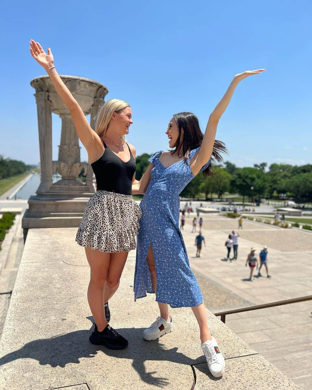 マディソン・チョックさんのインスタグラム写真 - (マディソン・チョックInstagram)「Field trip to DC for the Stars on Ice cast of 2023 🇺🇸🤗  #soifamily #soi2023 #starsonice #washingtondc」6月4日 0時59分 - chockolate02