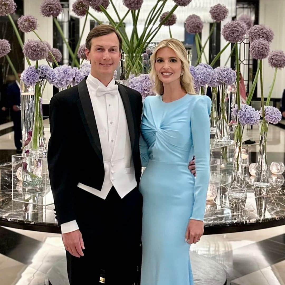 イヴァンカ・トランプさんのインスタグラム写真 - (イヴァンカ・トランプInstagram)「Wishing congratulations to Crown Prince Al Hussein bin Abdullah and Princess Rajwa al Hussein on their beautiful wedding.   May their lives together be abundant in love, health, and happiness 🇯🇴」6月4日 1時09分 - ivankatrump