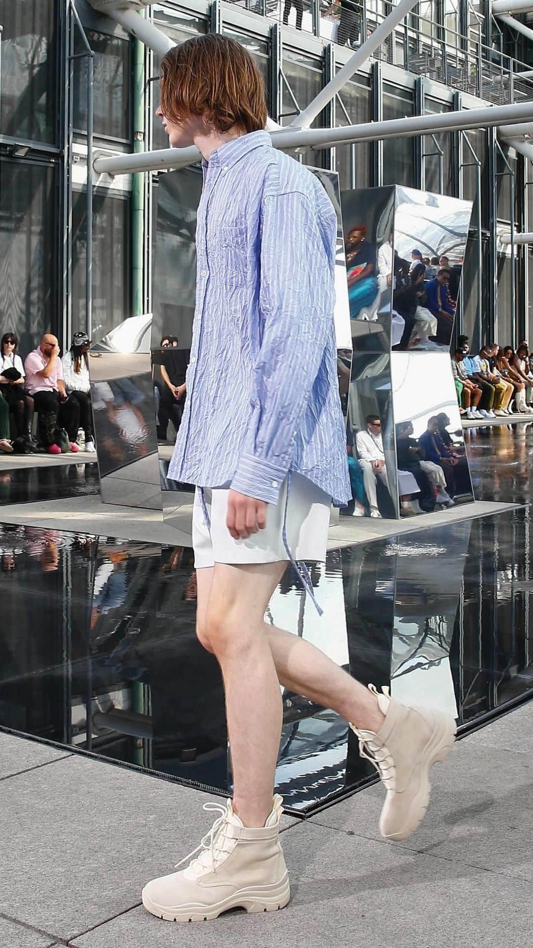 ジョン エリオットのインスタグラム：「Crinkled Kimono Shirt. New styles drop tomorrow, 6.04.  Designed with an oversized fit, ties complete the look of this unique shirting style and allow for slimmed-down kimono inspired styling. Fabric out of Japan is finished with a process that keeps the crinkled texture intact.」