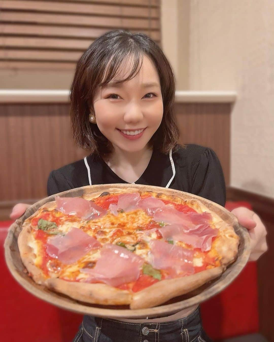 樋口みどりこさんのインスタグラム写真 - (樋口みどりこInstagram)「🍕🍝🇮🇹  美味しそう、、 人気そう、、 どちらもその通りのお店だった😂✨  また食べたいなぁ🤤🍕  . . .  #dinner #italian #italianfood #tokyo #restaurant #東京レストラン #イタリアン #ディナー #大門 #大門グルメ #東京イタリアン #ピザ #パスタ #ショートボブ #ヘア #つぼみ大革命 #夜ご飯 #東京グルメ #時差投稿 #時差スタグラム」6月4日 1時26分 - higuchimidoriko