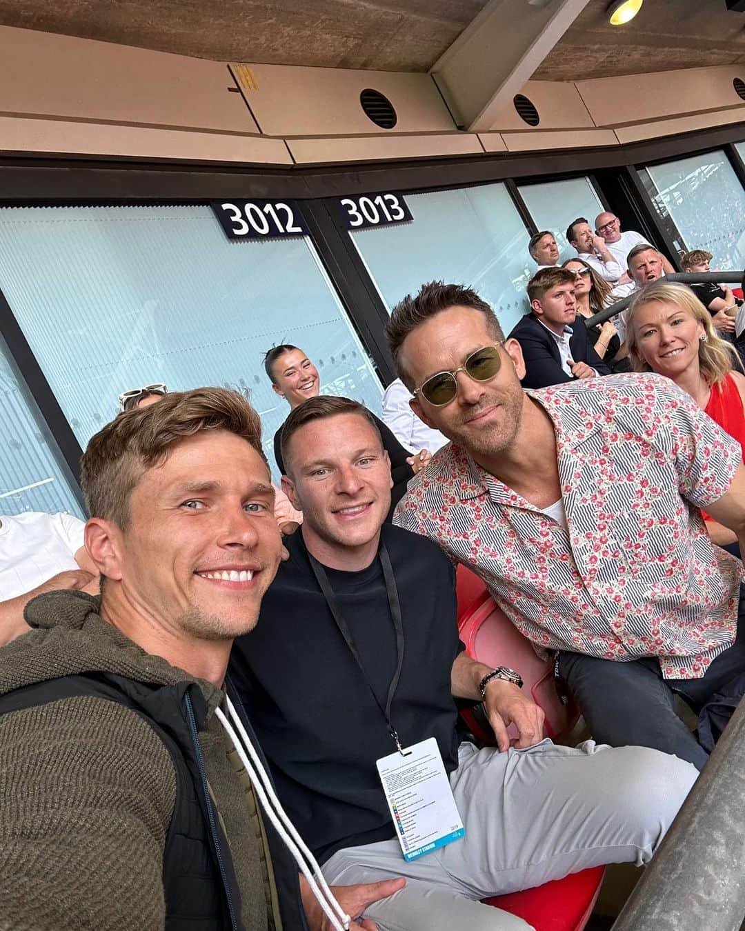 ライアン・レイノルズさんのインスタグラム写真 - (ライアン・レイノルズInstagram)「Thank you @manchesterunited for the #facupfinal hospitality. See you in San Diego July 26th v @wrexham_afc」6月4日 1時21分 - vancityreynolds