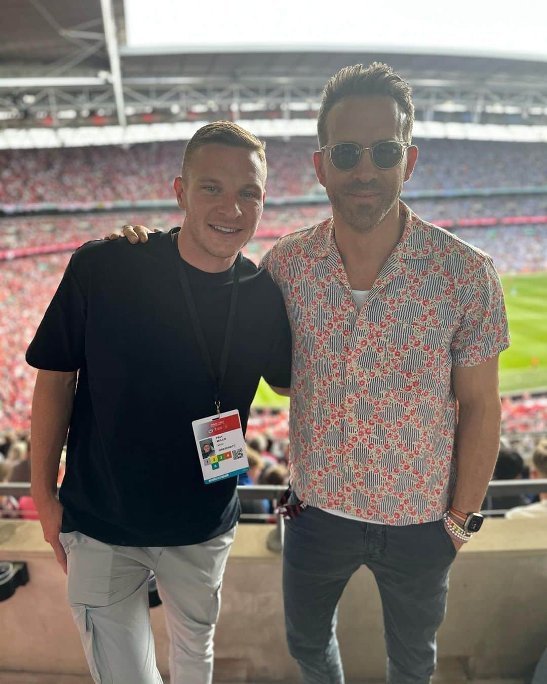 ライアン・レイノルズのインスタグラム：「Thank you @manchesterunited for the #facupfinal hospitality. See you in San Diego July 26th v @wrexham_afc」