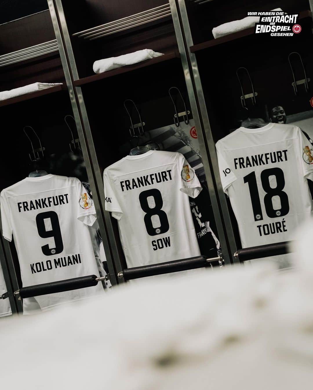 アイントラハト・フランクフルトさんのインスタグラム写真 - (アイントラハト・フランクフルトInstagram)「Das Weiße! 🤍✨ • • #SGE #Eintracht #Frankfurt #EintrachtFrankfurt #DFBPokal」6月4日 1時43分 - eintrachtfrankfurt