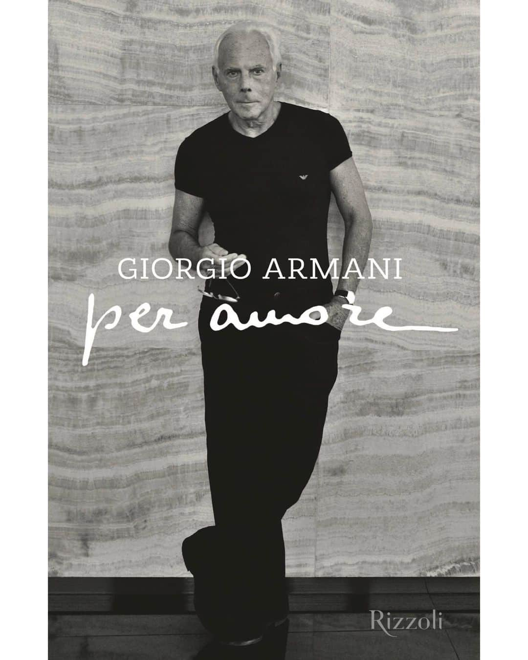 V Magazineさんのインスタグラム写真 - (V MagazineInstagram)「#Heroes | In 2023, you’d have to be living under a rock if you weren’t familiar with @GiorgioArmani. The influential Italian designer has created revolutionary looks like the famous deconstructed jacket, dressed hundreds of A-listers, and expanded his namesake brand into an empire. He’s also become a cultural icon, known for his minimalist personal style and improbable agelessness. Yet the 88-year-old Armani has also maintained a high level of privacy over the course of his career, giving few interviews and letting his work speak for him. That’s why it’s especially exciting that the inimitable designer is releasing “Per Amore”, a memoir about his unique, fascinating life.  “I had a relatively peaceful childhood, despite the war. We didn’t have much to live on, but life was good,” Armani recalls inside the pages of V142. “I vividly remember wearing my Sunday best, the fine clothes that had to be treated with such care. This is, I believe, my first memory related to fashion.” Head to the link in bio to discover the full story + order your copy of V142 now at shop.vmagazine.com. — From V142 Summer 2023 Issue Photography SGP (Courtesy of Armani) Text @baileyabuj Editors @overlyopinionatedblackperson / @kalaherh」6月4日 1時43分 - vmagazine