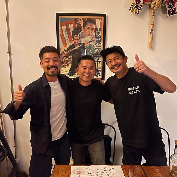 石塚啓次のインスタグラム：「平野とユウヤと真面目なサッカー話飲み！ ありがとう！  @yuya.takaji   #石塚啓次 #YouTube #宵宵祇園  #yoiyoigion  #ブエナビスタデポルテ #buenavistadeporte #バルセロナ」