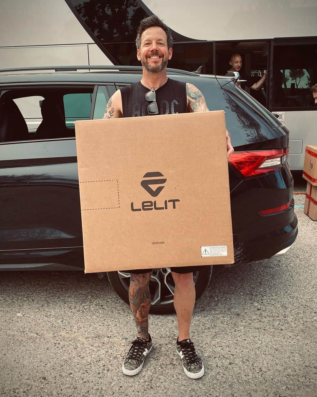 ピエール・ブーヴィエのインスタグラム：「Today is the best day ever.  I got my @lelit_official home espresso machine delivered by their lovely team here in Italy.  I can’t wait to go home and unbox this beautiful Mara X. Stay tuned for some serious coffee content. 😁😁😁」