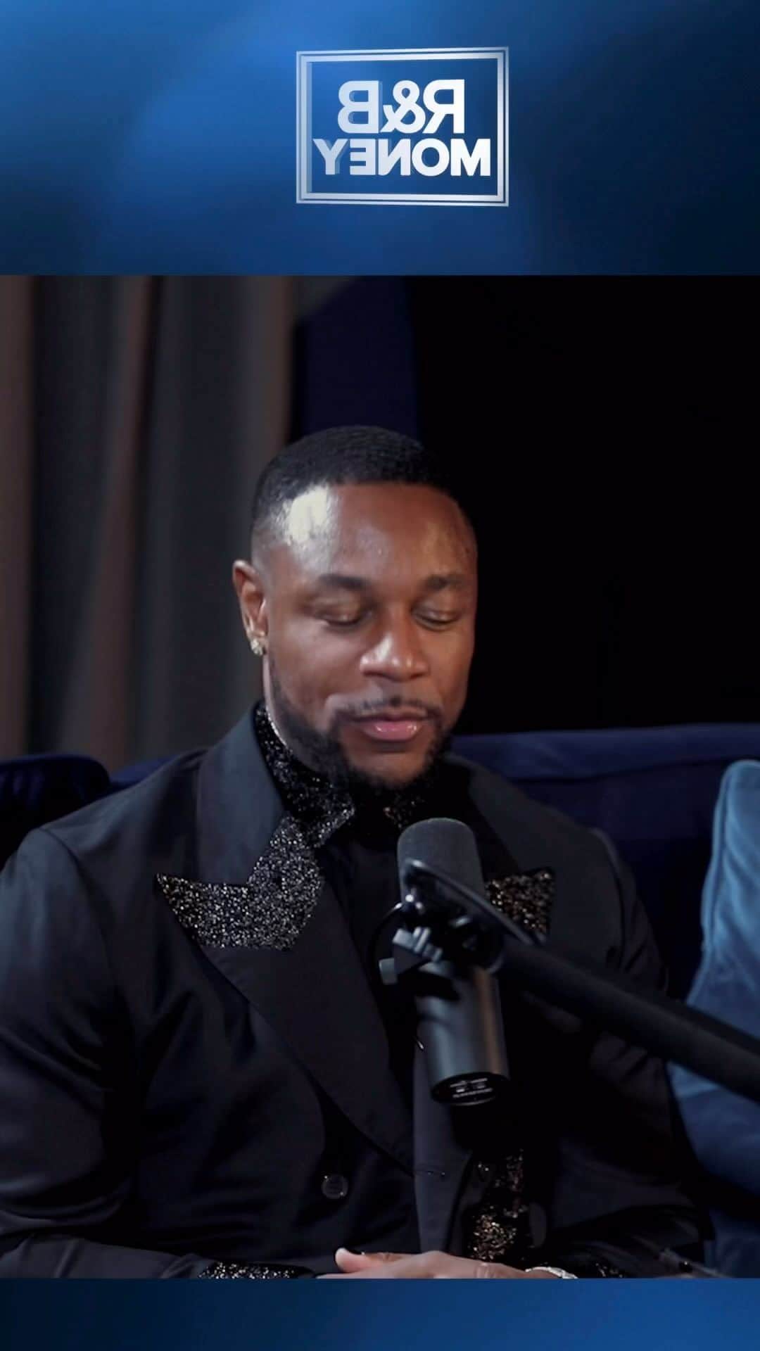 タンクのインスタグラム：「Check Out EPISODE 53 @rnbmoneypodcast w/ The Valentine & His Opening Act @therealtank 🤣 (NE Legacy Tour Recap) DM if You Would Like To Purchase The Infamous Red Suit (Bids Start At 5k) !!! Audio Episode Available @iheartpodcast @blackeffect on All Streaming Platforms/ Video Available on @youtube #AuntieAirlines #oaklandcoliseum #redbull #rnbmoney」