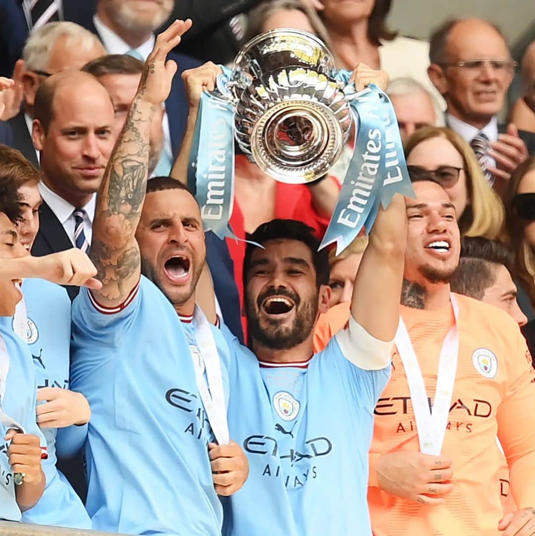 イルカイ・ギュンドアンのインスタグラム：「Simply a fantastic afternoon at Wembley 🫶🏼💙😍 This team is just exceptional 🔥 #FACup #Doublewinners 🏆🏆」