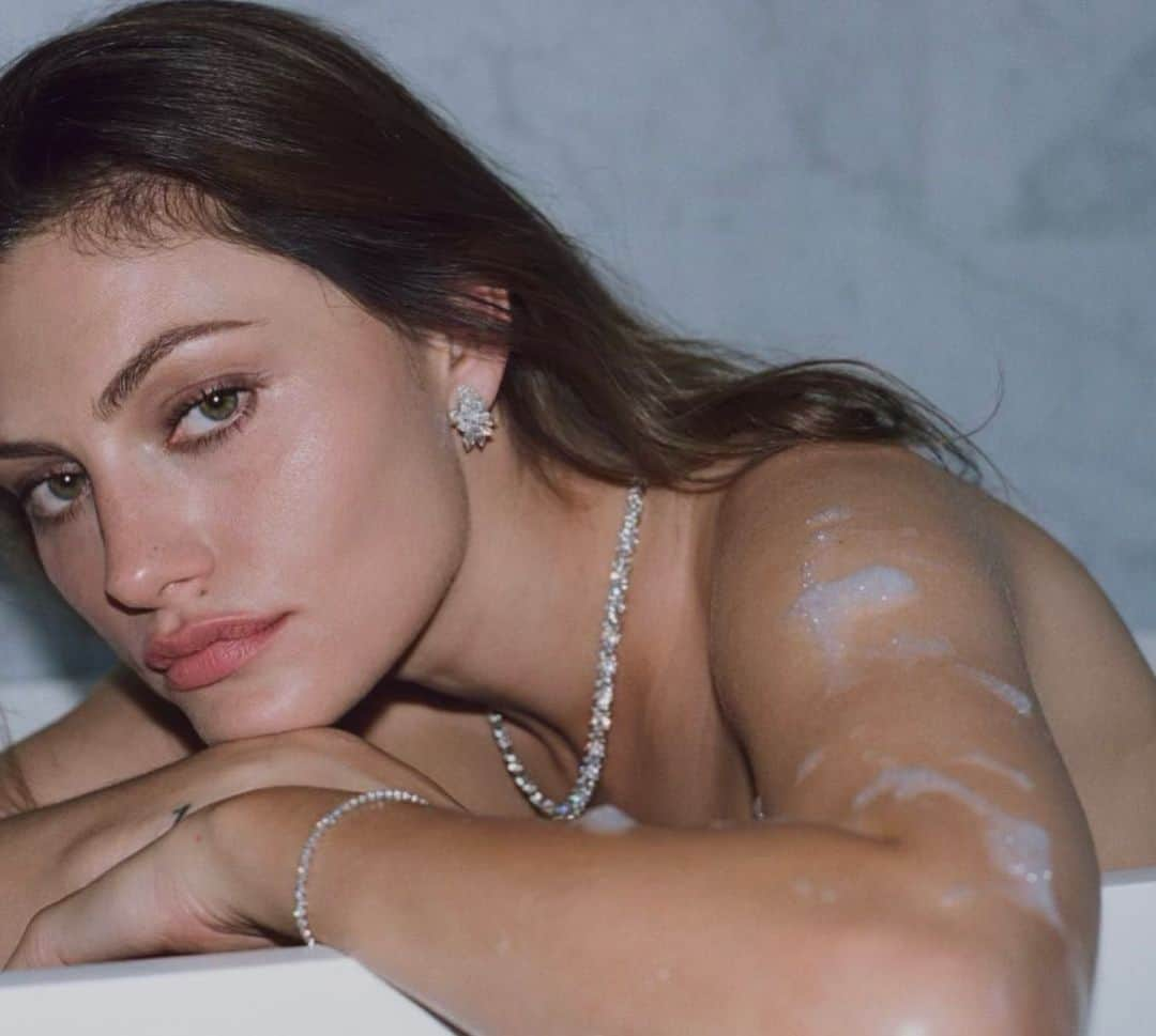 フィービー・トンキンさんのインスタグラム写真 - (フィービー・トンキンInstagram)「Just 💎’s @tiffanyandco #tiffanypartner」6月4日 8時34分 - phoebejtonkin