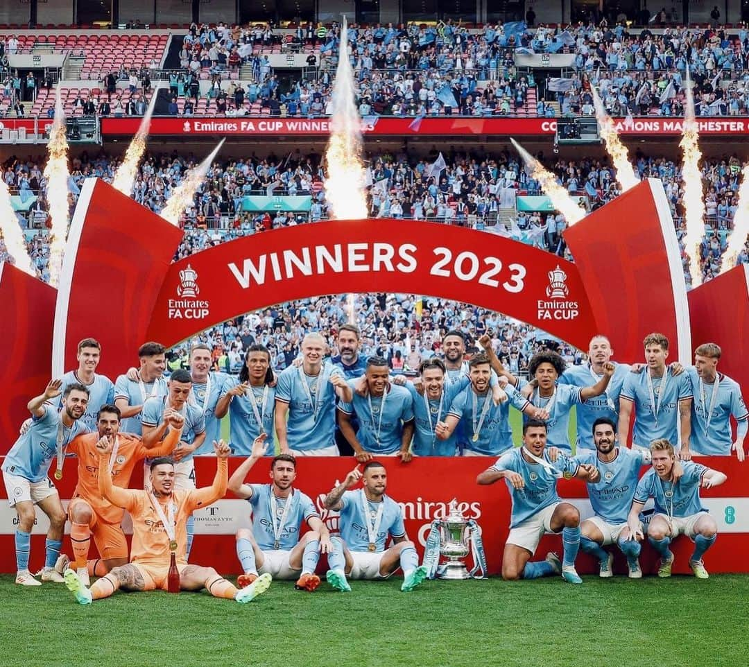 ナタン・アケさんのインスタグラム写真 - (ナタン・アケInstagram)「FA Cup winners! Hungry for more 💪🏽💙 @mancity」6月4日 3時27分 - nathanake