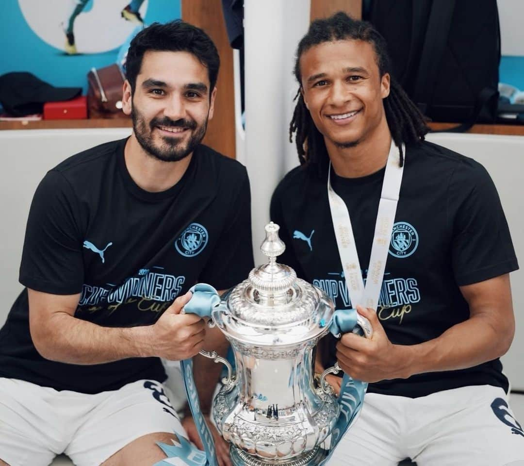 ナタン・アケさんのインスタグラム写真 - (ナタン・アケInstagram)「FA Cup winners! Hungry for more 💪🏽💙 @mancity」6月4日 3時27分 - nathanake